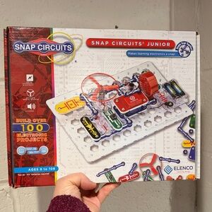 Snap Circuits Junior Electronics Kit NIB unopened